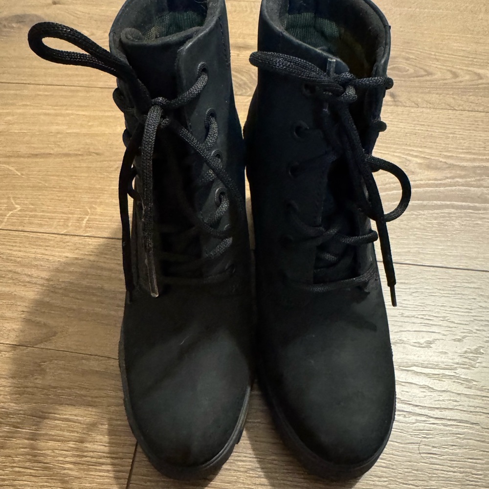 Timberland Black Lace Up Boots Ankle Height